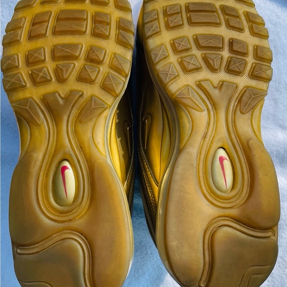 Nike Air Max 97
Gold Medal
See All
Size 11M - Picture 8 of 9